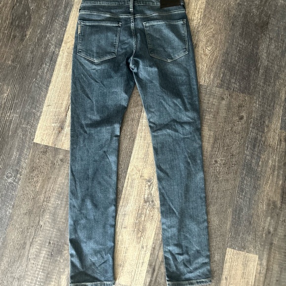 Paige - Picture 2 of 4